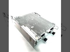 L'RRU3959 è un'unità radio remota esterna alimentata da un armadio di alimentazione.