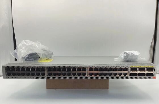 Switch Cisco Nexus 9300 N9K-C9372TX-E con 48 porte 10G Base-T, 6 porte QSFP+ 40G e throughput di 1.44Tbps