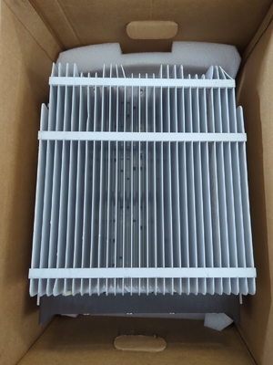 4428 B1 KRC161735/1 Ericsson RRU2100 Radio 4428 B1 KRC161735/1 Stazione base