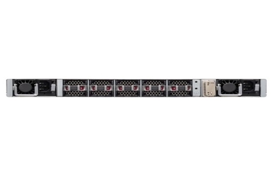C9500-24Y4C-E Cisco Switch Catalyst 9500 24 X 1 / 10 / 25G E 4 porte 40/100G Network Essentials