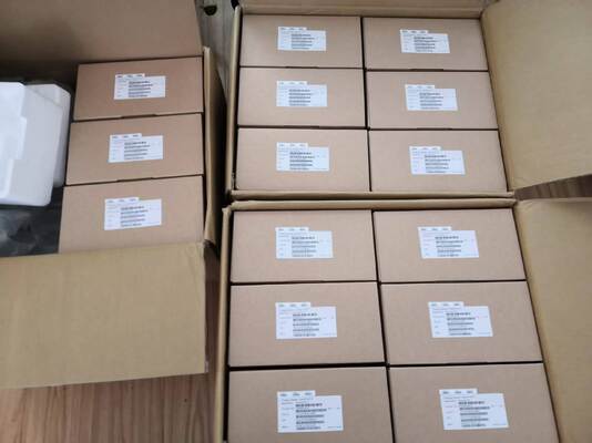 FAP-431F-E FortiAP-431F Wireless FortiAP per interni - Tri radio (2x 802.11 a/b/g/n/ac/ax, 4x4 MIMO e 1x 802.11 a/b/g/n/ac Wave 2, 2x2 MU-MIMO), antenne interne, 1x 100/1000/2500 Base-T RJ45, 1x 10/10