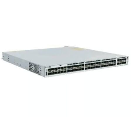 Cisco Catalyst 9300 Switch con 48 porte UPOE Capacità di commutazione di 256 Gbps e 8 GB di DRAM per reti ad alta densità