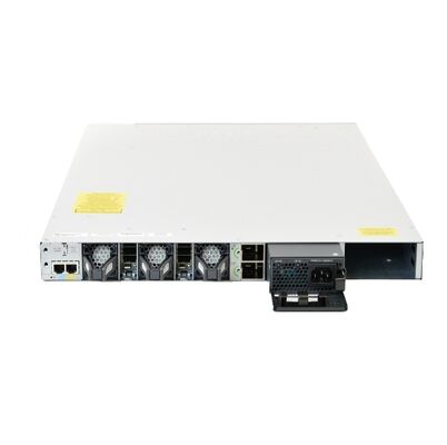 Cisco Catalyst 9300 Switch con 48 porte UPOE Capacità di commutazione di 256 Gbps e 8 GB di DRAM per reti ad alta densità