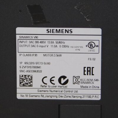 Siemens 6SL3210-5FE13-5UA0 SINAMICS V90 Servo Drive con potenza di 3,5 kW, ingresso 380-480 V AC e protezione IP20