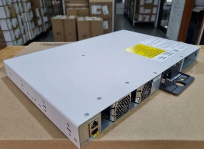 Nuovo switch gestito PoE+ Gigabit C9200L-24P-4G-A a 24 porte, uplink SFP 4x1G, Network Advantage, budget PoE 600W