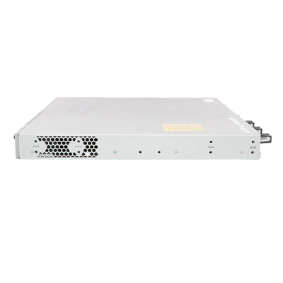 Switch Cisco C9300-24T-A Catalyst 9300 a 24 porte solo dati Network Advantage