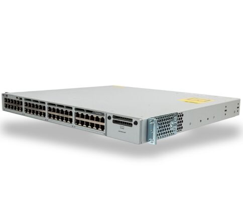 Cisco Catalyst 9300 Switch con 48 porte UPOE 256 Gbps Capacità di commutazione e Deep Buffer per reti ad alta densità