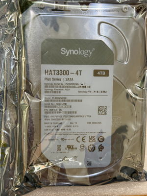 Disco rigido interno Synology Plus Series HAT3300-4T da 4 TB 3,5" SATA III NAS